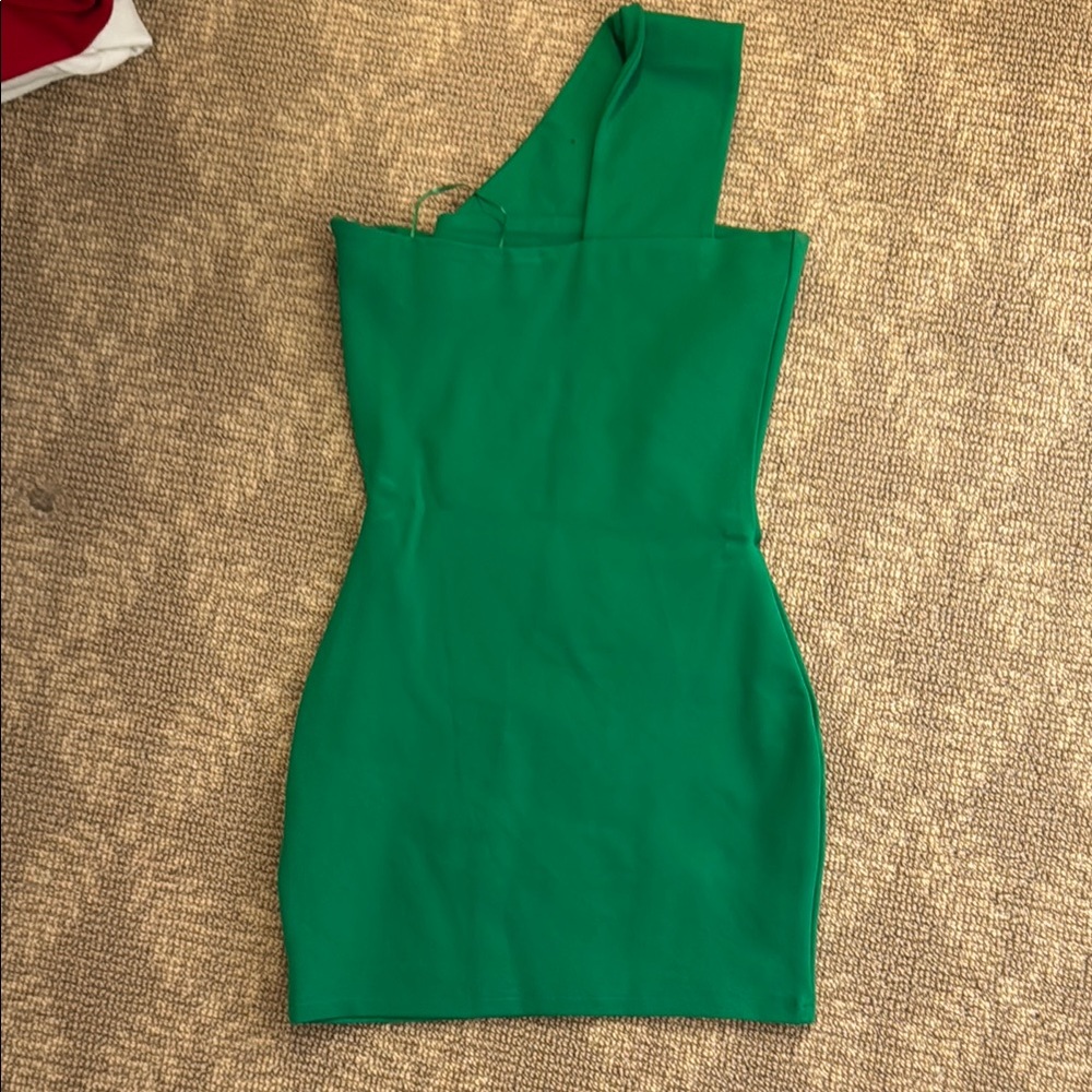 Superdown Green One-Shoulder Dress
